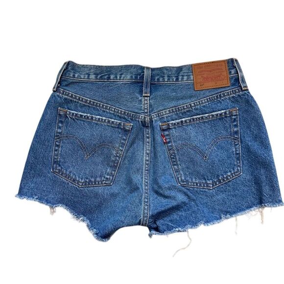 NWOT Levi's 501 Women's High Rise Denim Shorts Blue Size 28 Casual - Picture 2 of 5